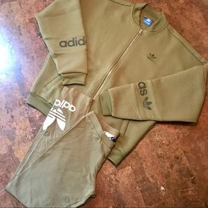 UO Adidas Jacket & Leggings Set, Small